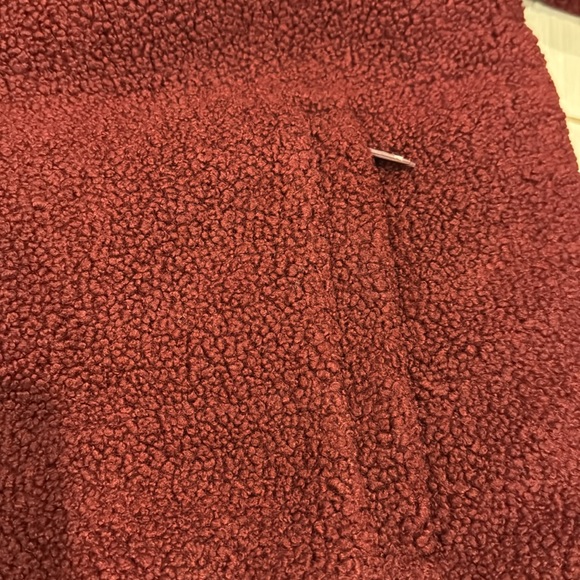 Fourlaps NWT Polar Quilted Sherpa Jacket in Burgundy/Smoke. Reversible. - Picture 3 of 12